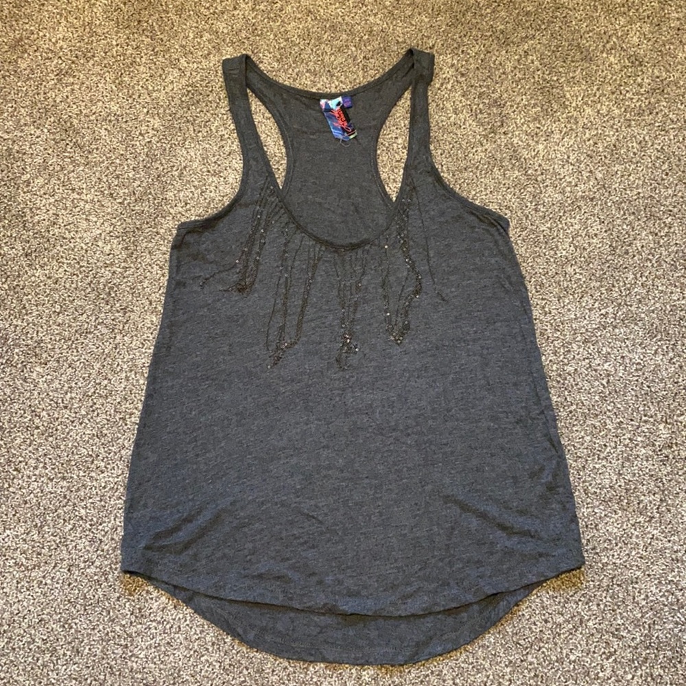 BB Dakota grey tank with chain accent